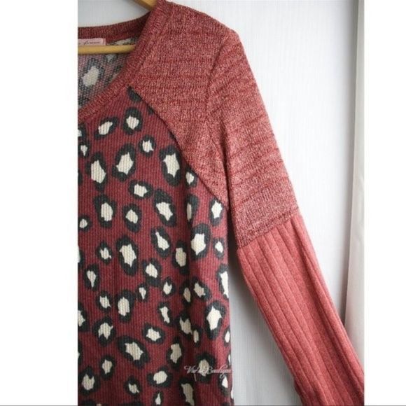 Burgundy Leopard print Color Block TOP - Picture 4 of 8